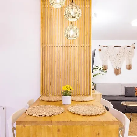 דירה Queen With Hot Tub