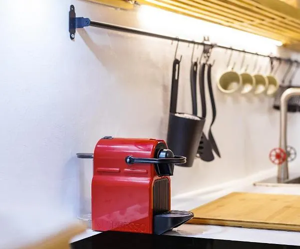 Queen With Hot Tub *